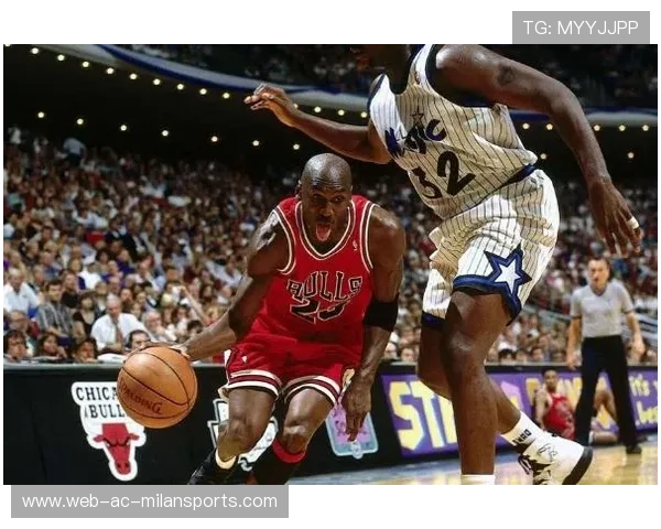 NBA后卫转身急停跳投：终结比赛的完美瞬间